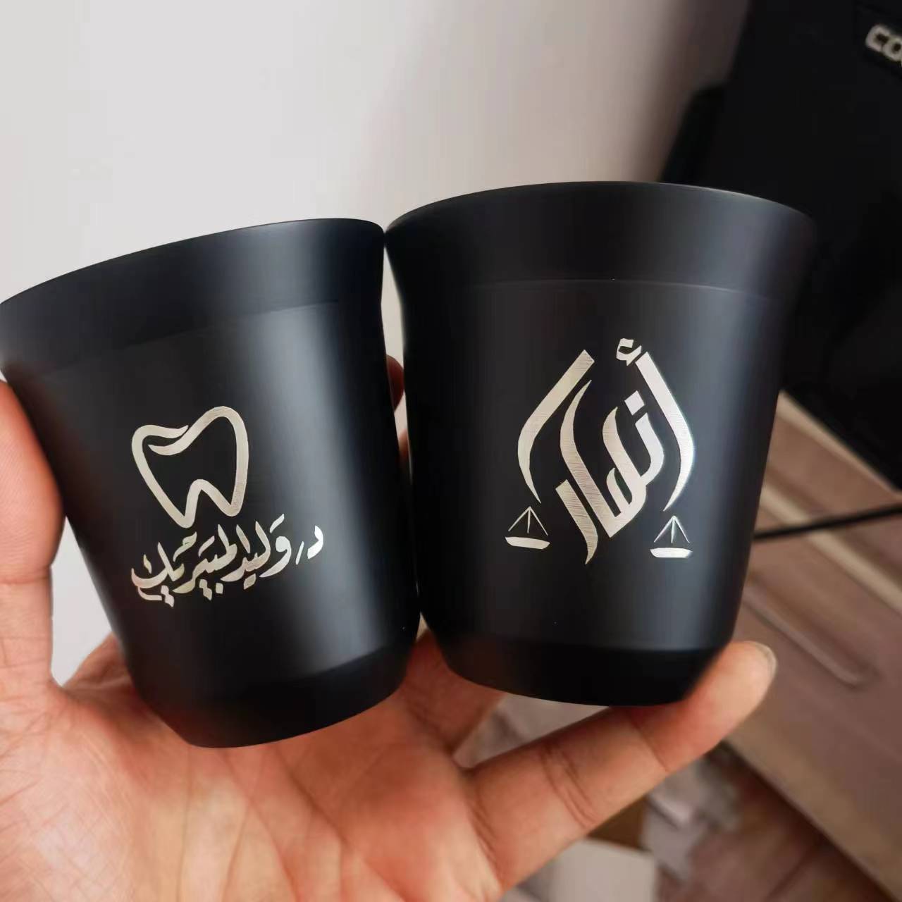 Coffee Tea Name - Izolowane kubki do espresso z podwójnymi