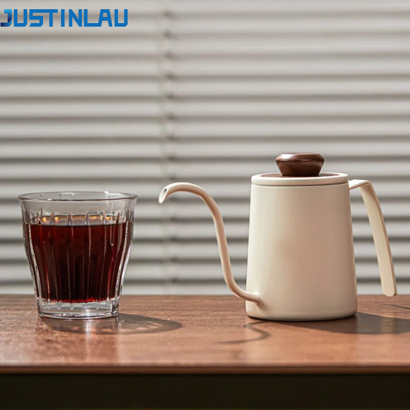 Czajniki do kawy przelewowej J – Pour Over Kettle recenzja i cena